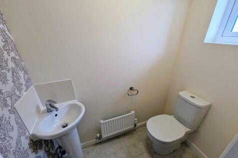 384194011_7634874089