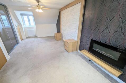 384071905_3300319146