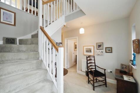 Spacious Entrance Hallway