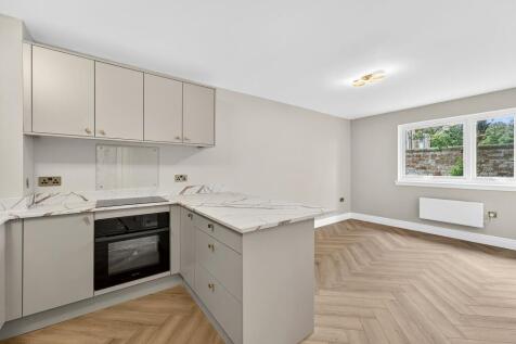 Lounge / Kitchen