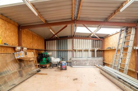 Garage/Outbuilding