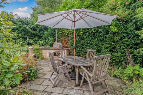 Patio &amp; Pizza Oven