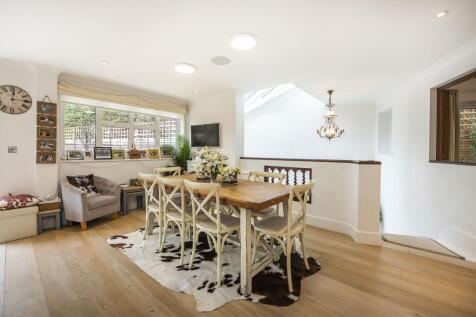 Kitchen dining ar...