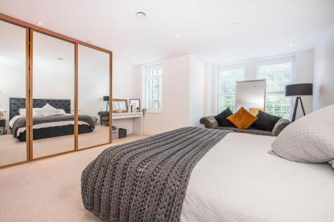 Principal bedroom A