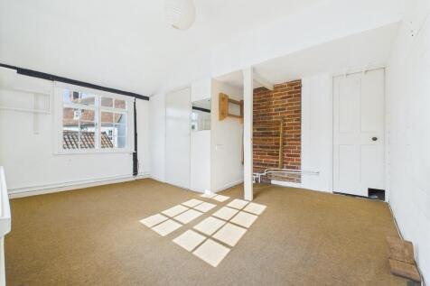 Bedroom (2nd Stair)