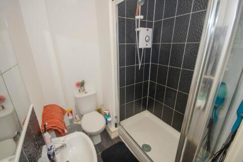 24 Kirkistown Close_En Suite_Brown and Cockerill