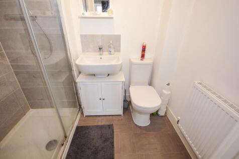 18 Flashman Road_En Suite_Brown and Cockerill