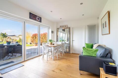 Lounge area.jpg