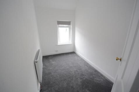 bed 3 (front)