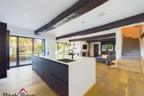 KITCHEN/LIVING/DINING