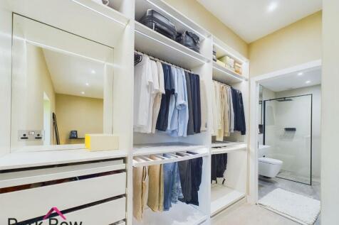 DRESSING AREA