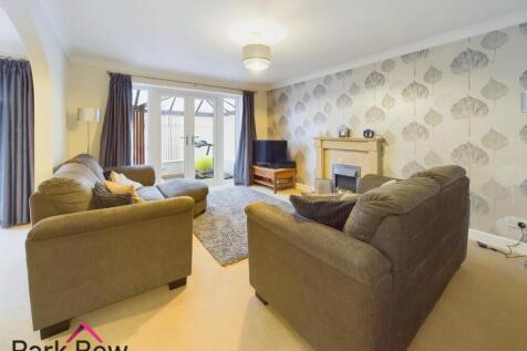 LOUNGE/DINING
