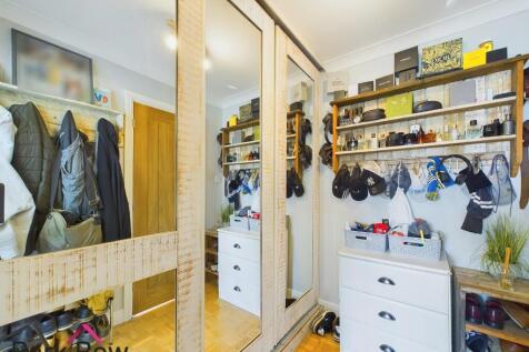 DRESSING AREA
