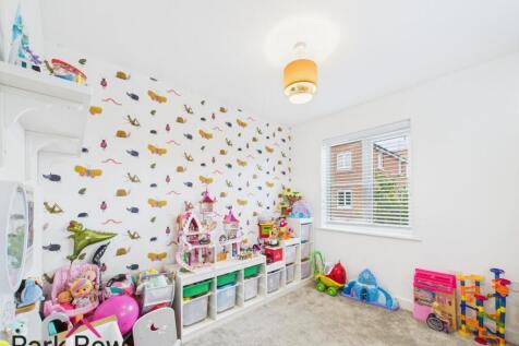 SNUG/PLAYROOM