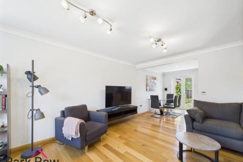 LOUNGE/ KITCHEN/DINING ROOM