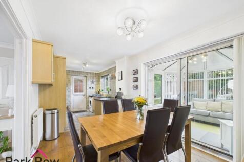 KITCHEN/ DINNER