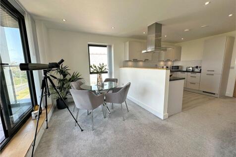 Dining/ Kitchen