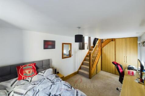CAM03999G0-PR0010-STILL005.jpg