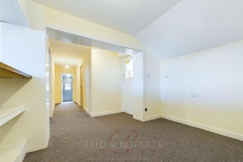 CAM04333G0-PR0012-STILL017.jpg