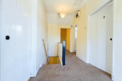 CAM04333G0-PR0012-STILL038.jpg