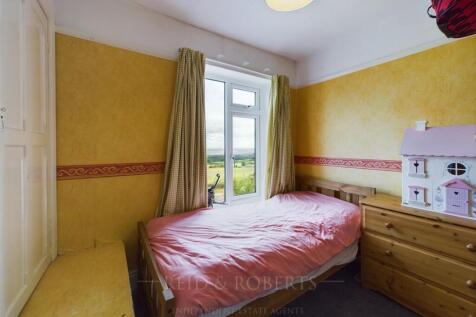 CAM03999G0-PR0018-STILL074.jpg