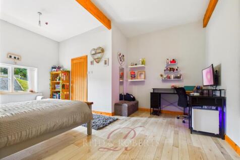 CAM05148G0-PR0020-STILL012.jpg