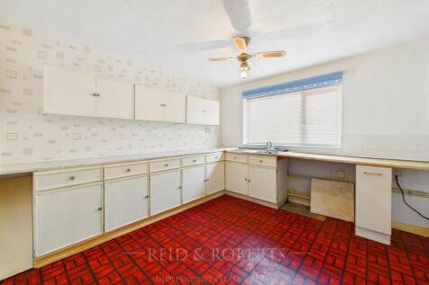 CAM04884G0-PR0065-STILL012.jpg
