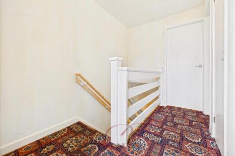 CAM04884G0-PR0065-STILL026.jpg
