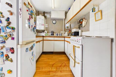CAM04884G0-PR0072-STILL017.jpg