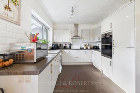 STILL024-KITCHEN.jpg