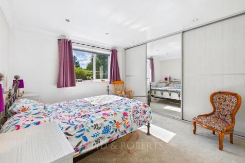 STILL001-MAINBEDROOM.jpg