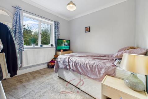 STILL007-BEDROOM3.jpg