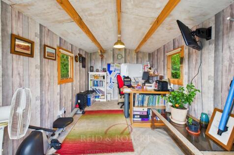 STILL037-SUMMERHOUSE.jpg