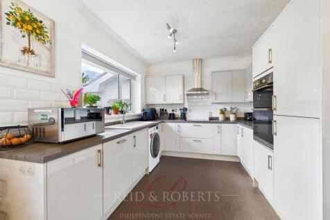 STILL023-KITCHEN.jpg