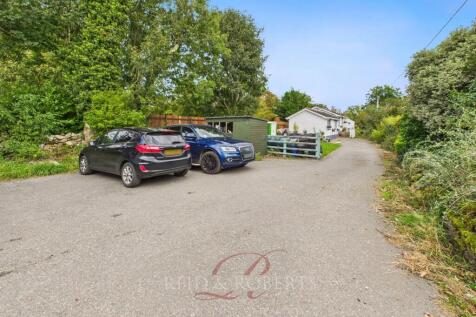 STILL034-PARKING.jpg