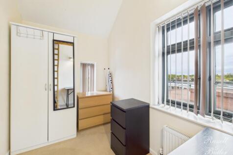 CAM02127G0-PR0347-STILL002