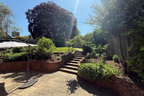 Chapel gdn 2