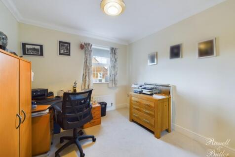 CAM02127G0-PR0240-STILL014