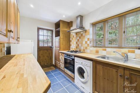 CAM02127G0-PR0339-STILL016