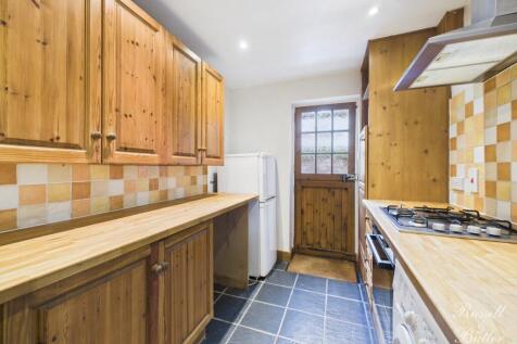 CAM02127G0-PR0339-STILL017