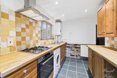 CAM02127G0-PR0339-STILL018