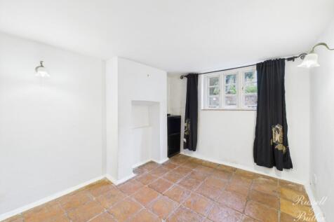 CAM02127G0-PR0339-STILL014