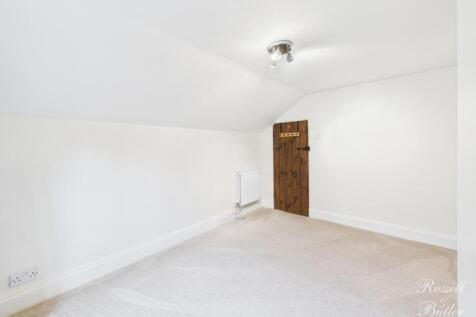 CAM02127G0-PR0339-STILL025