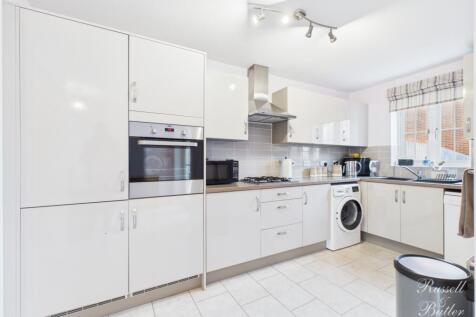 CAM01995G0-PR0382-STILL004