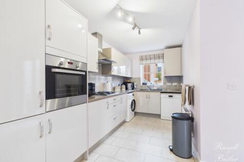 CAM01995G0-PR0382-STILL003