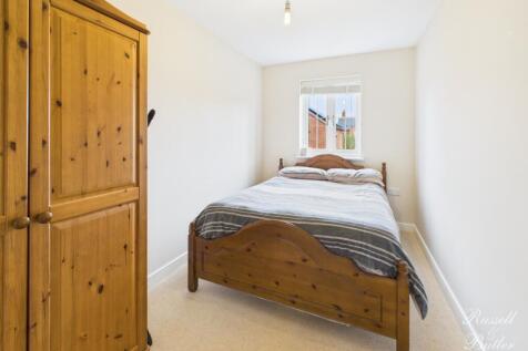 CAM01995G0-PR0382-STILL009