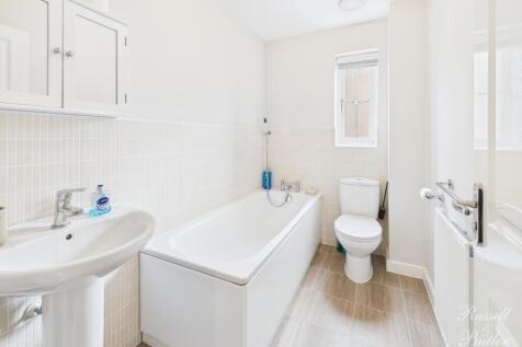 CAM01995G0-PR0382-STILL007