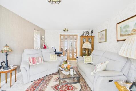 CAM02127G0-PR0296-STILL004