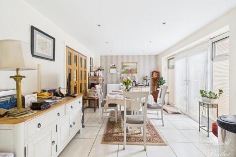 CAM02127G0-PR0296-STILL007