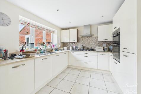 CAM02127G0-PR0296-STILL008